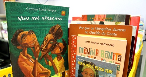 Acervo infantil da Umei Acidalia Lott (Foto Karina Camargos Coutinho)
